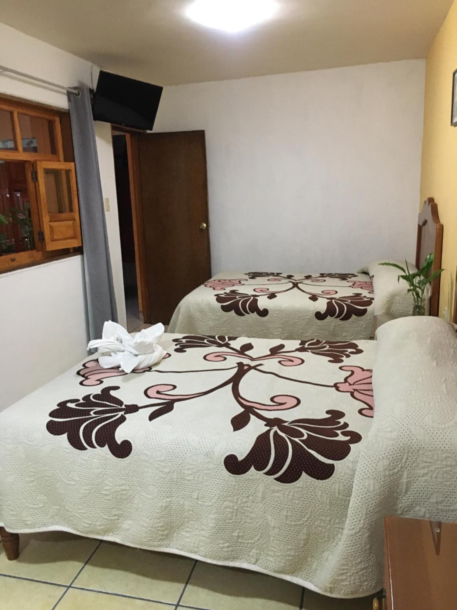 Hotel Posada Camelinas Pátzcuaro Kültér fotó