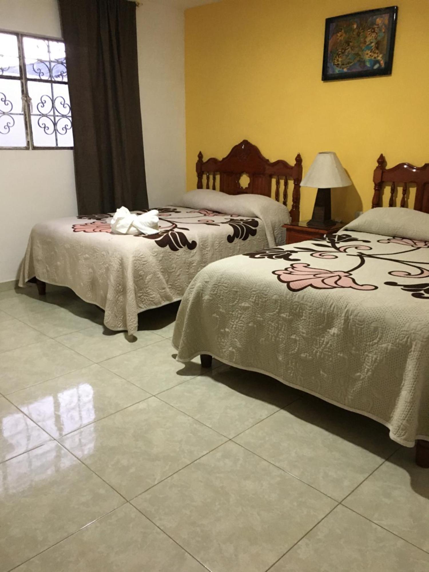 Hotel Posada Camelinas Pátzcuaro Kültér fotó