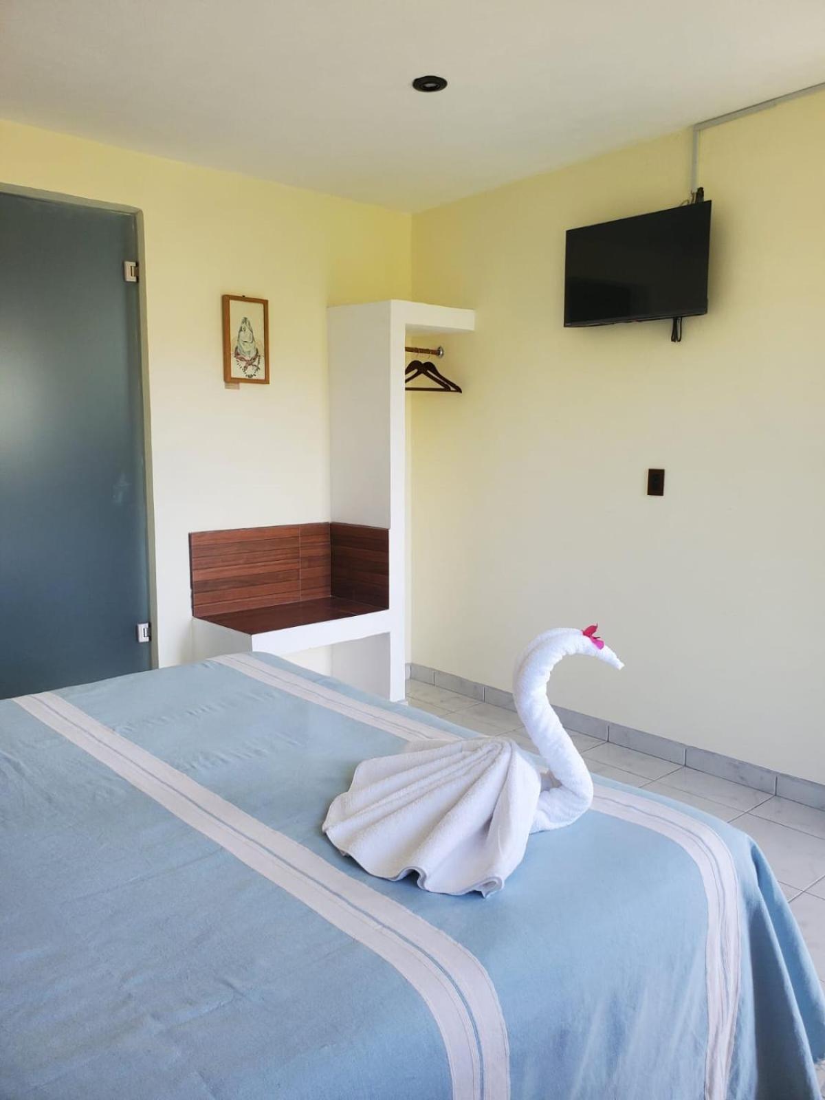 Hotel Posada Camelinas Pátzcuaro Kültér fotó