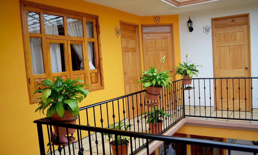 Hotel Posada Camelinas Pátzcuaro Kültér fotó