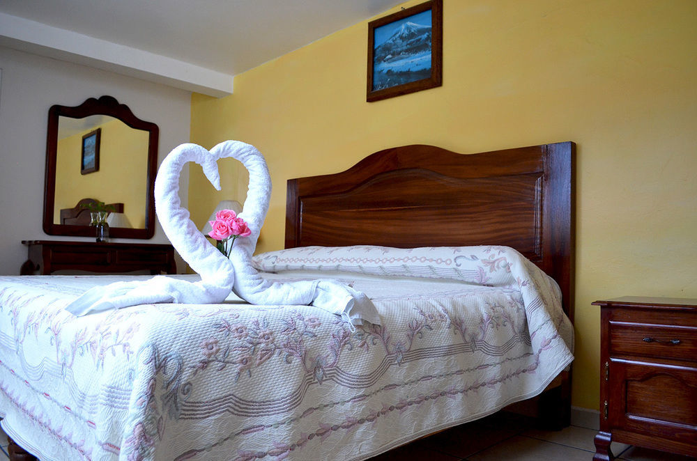 Hotel Posada Camelinas Pátzcuaro Kültér fotó