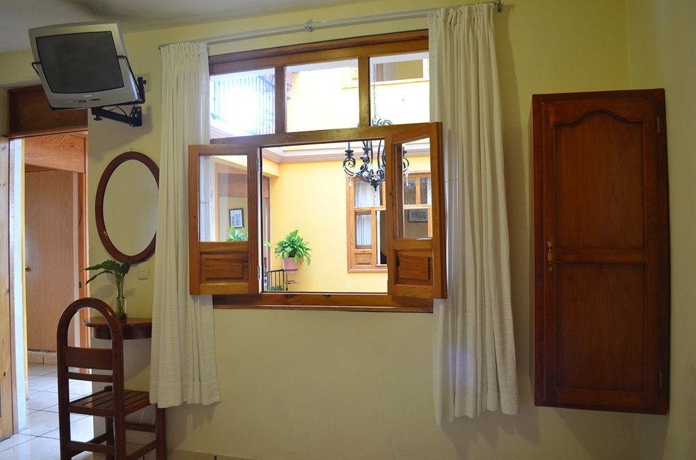 Hotel Posada Camelinas Pátzcuaro Kültér fotó