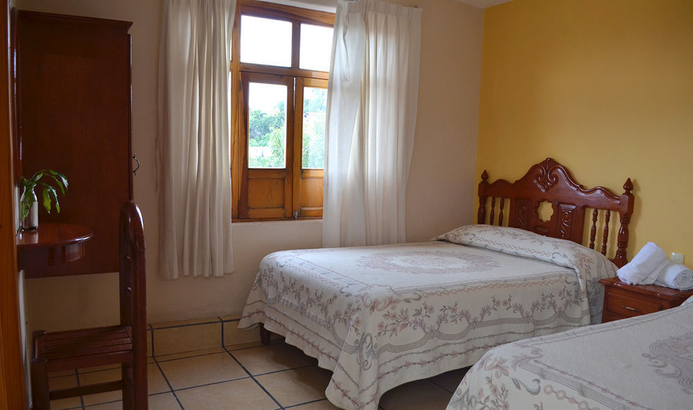 Hotel Posada Camelinas Pátzcuaro Kültér fotó