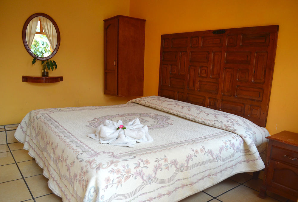 Hotel Posada Camelinas Pátzcuaro Kültér fotó