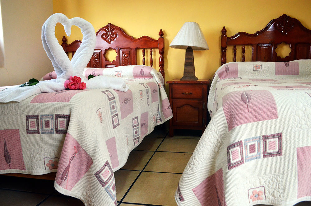 Hotel Posada Camelinas Pátzcuaro Kültér fotó