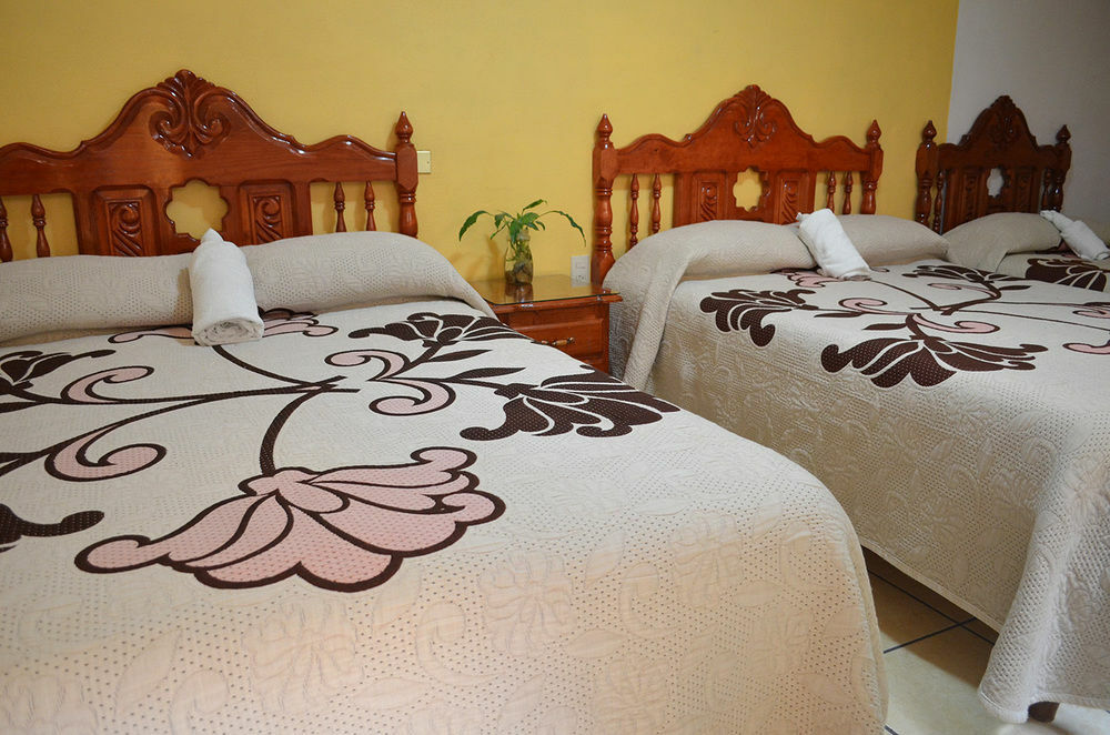 Hotel Posada Camelinas Pátzcuaro Kültér fotó